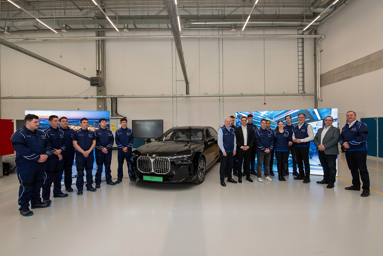 In September, 200 students will be studying in the dual vocational training program of BMW Group Plant Debrecen.