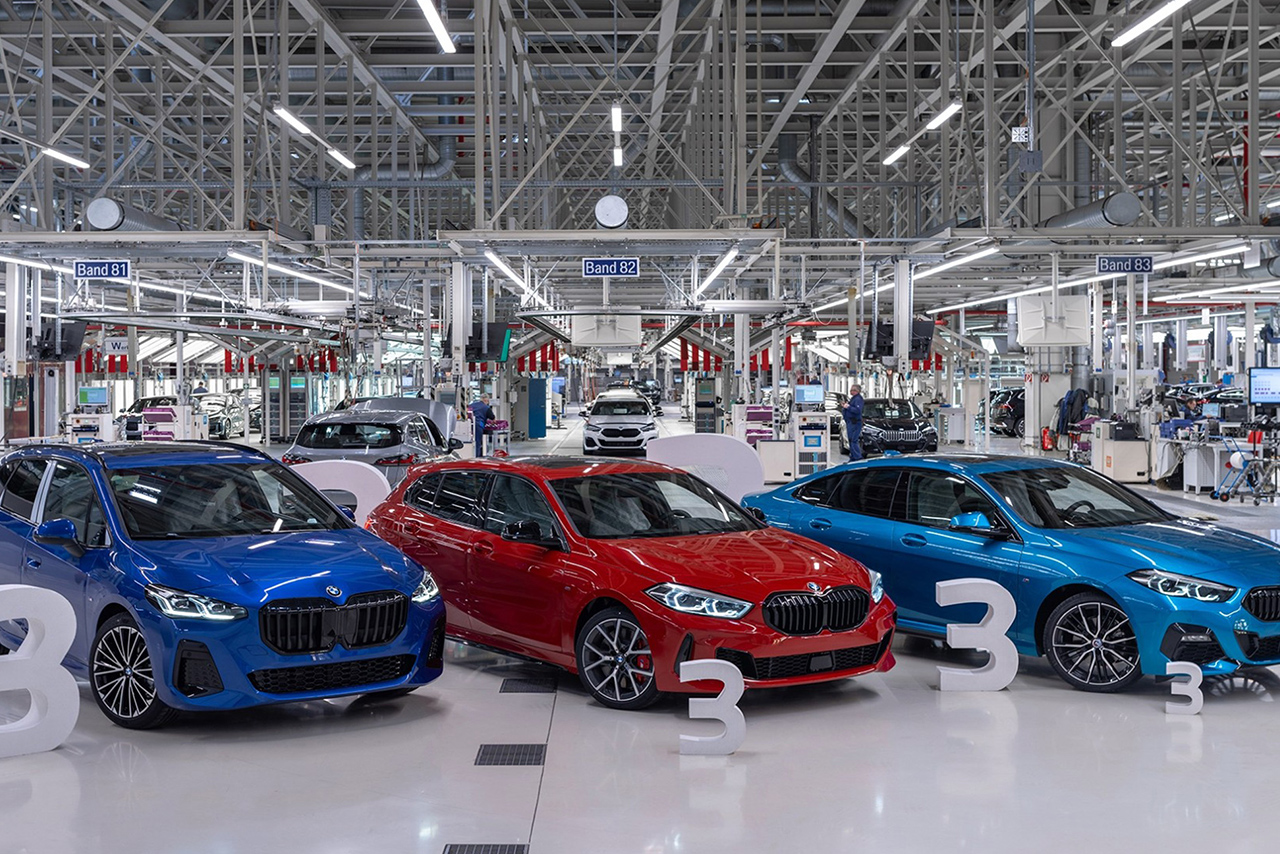Good things come in threes: BMW Group Plant Leipzig produces its 3,333,333rd vehicle
